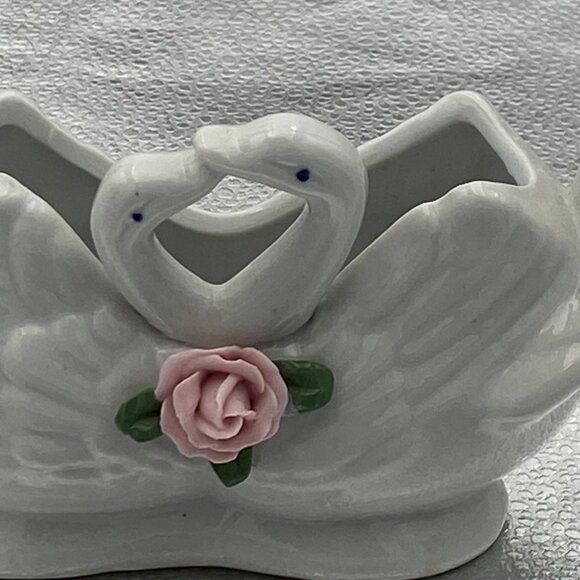 Vintage Ceramic Swan Planter Vase White With Pink Rose Accent Trinket Dish - Picture 2 of 9